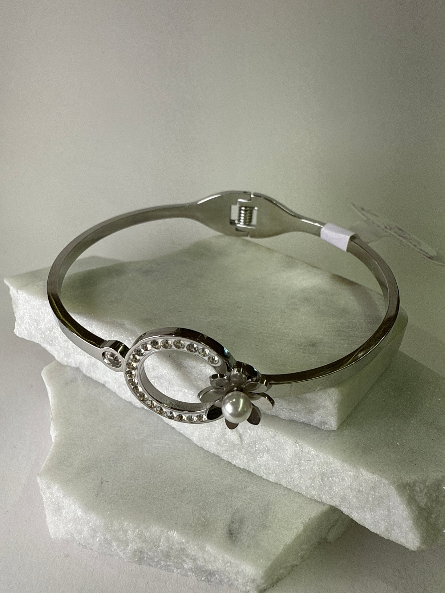 Pretty Bangle- S107