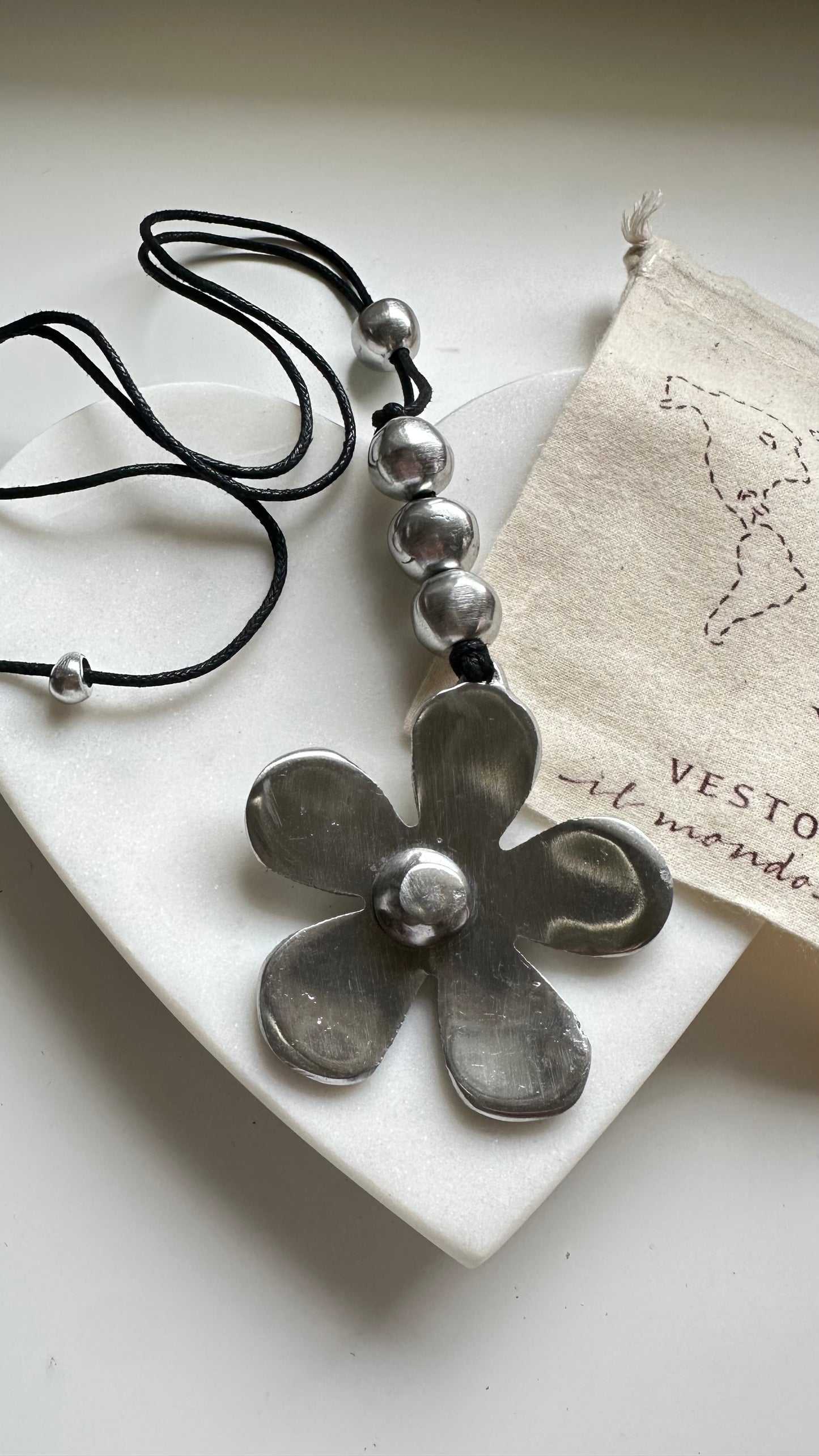 Daisy Necklace- A022