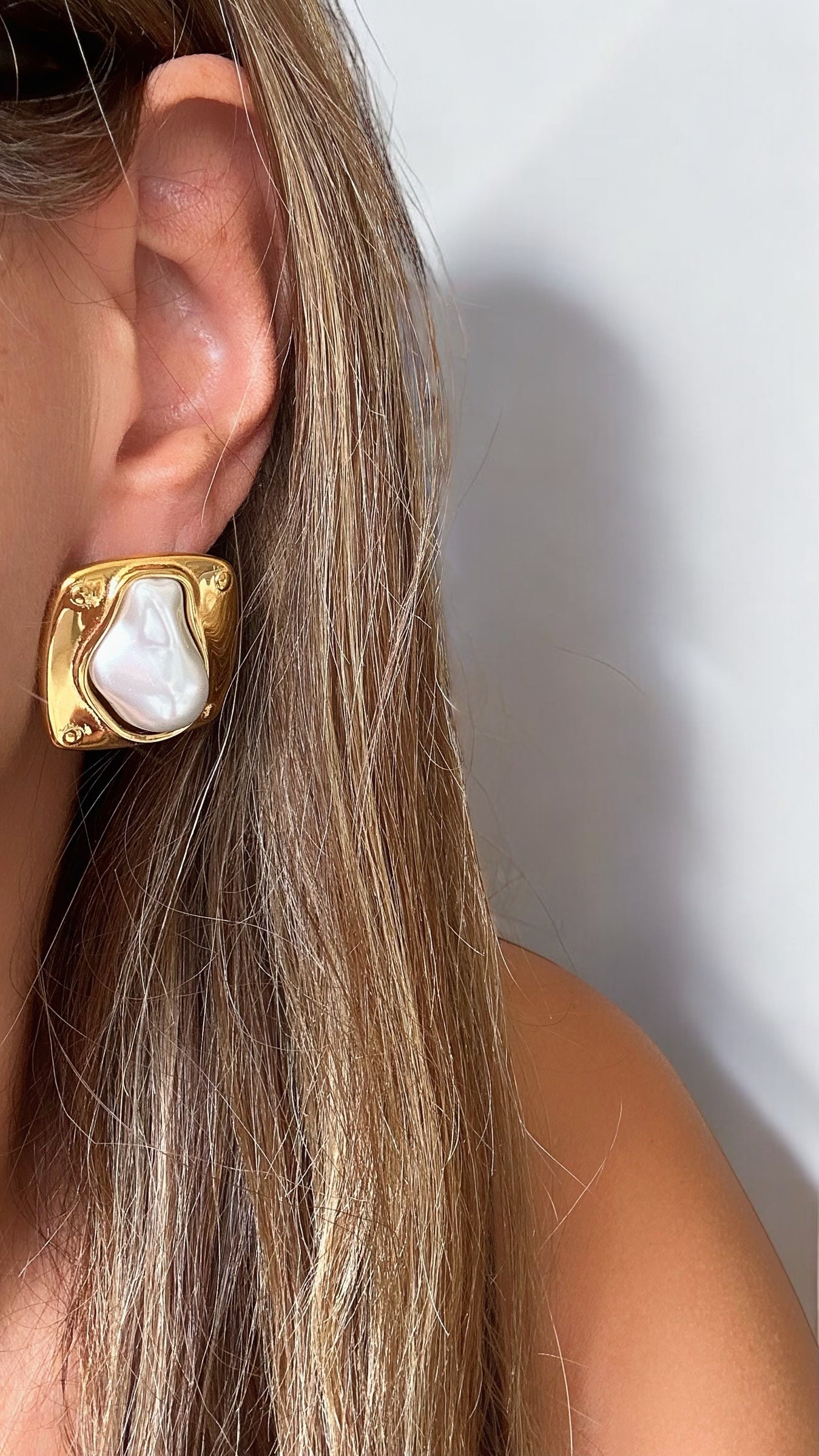 Carola Steel Earrings- S20
