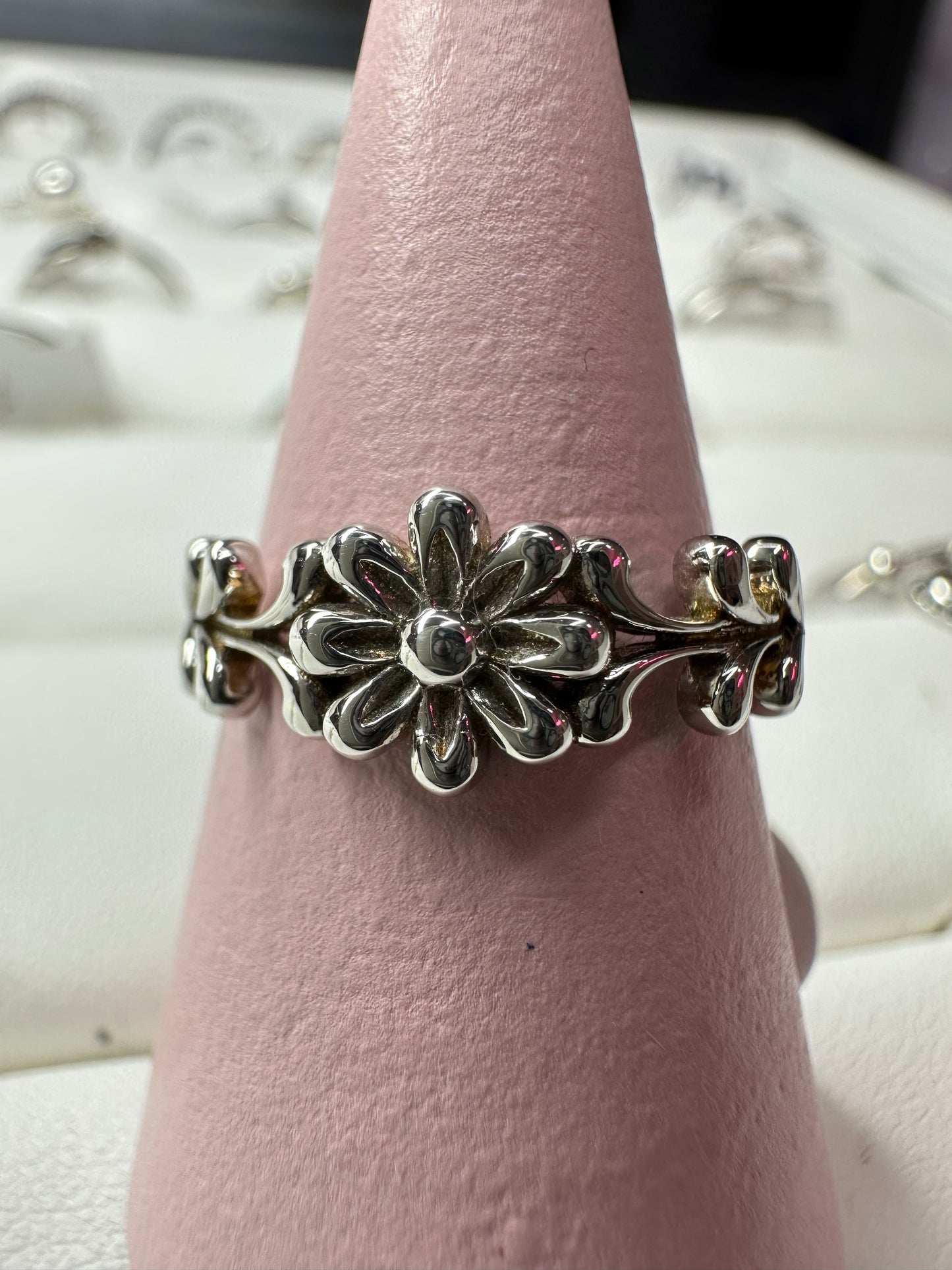 Flower 925 S. Silver- Size 6