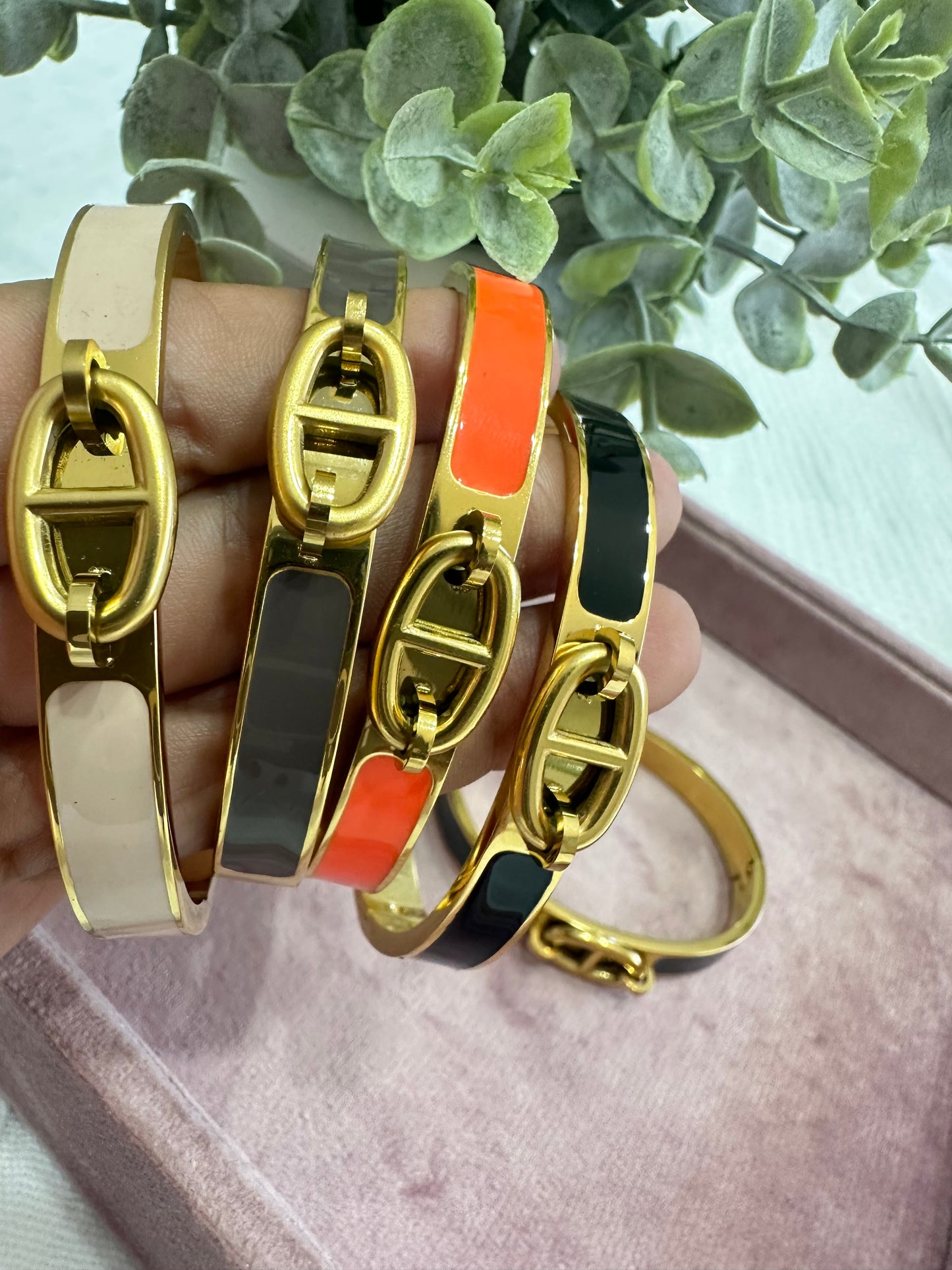 Chick Bangle- S6399