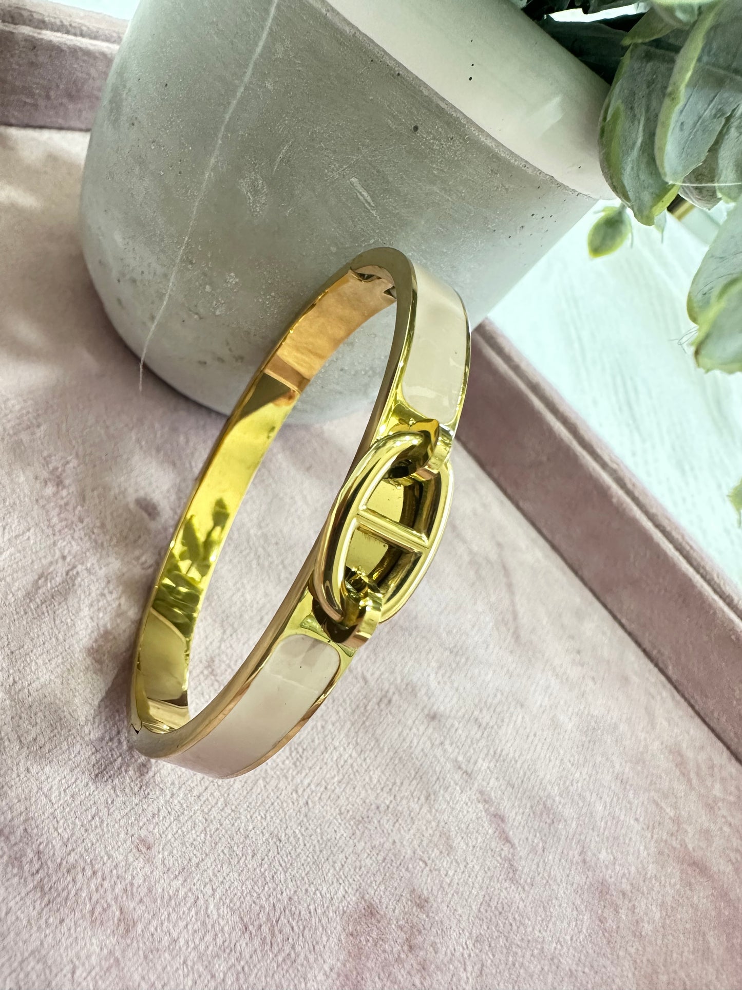 Chick Bangle- S6399