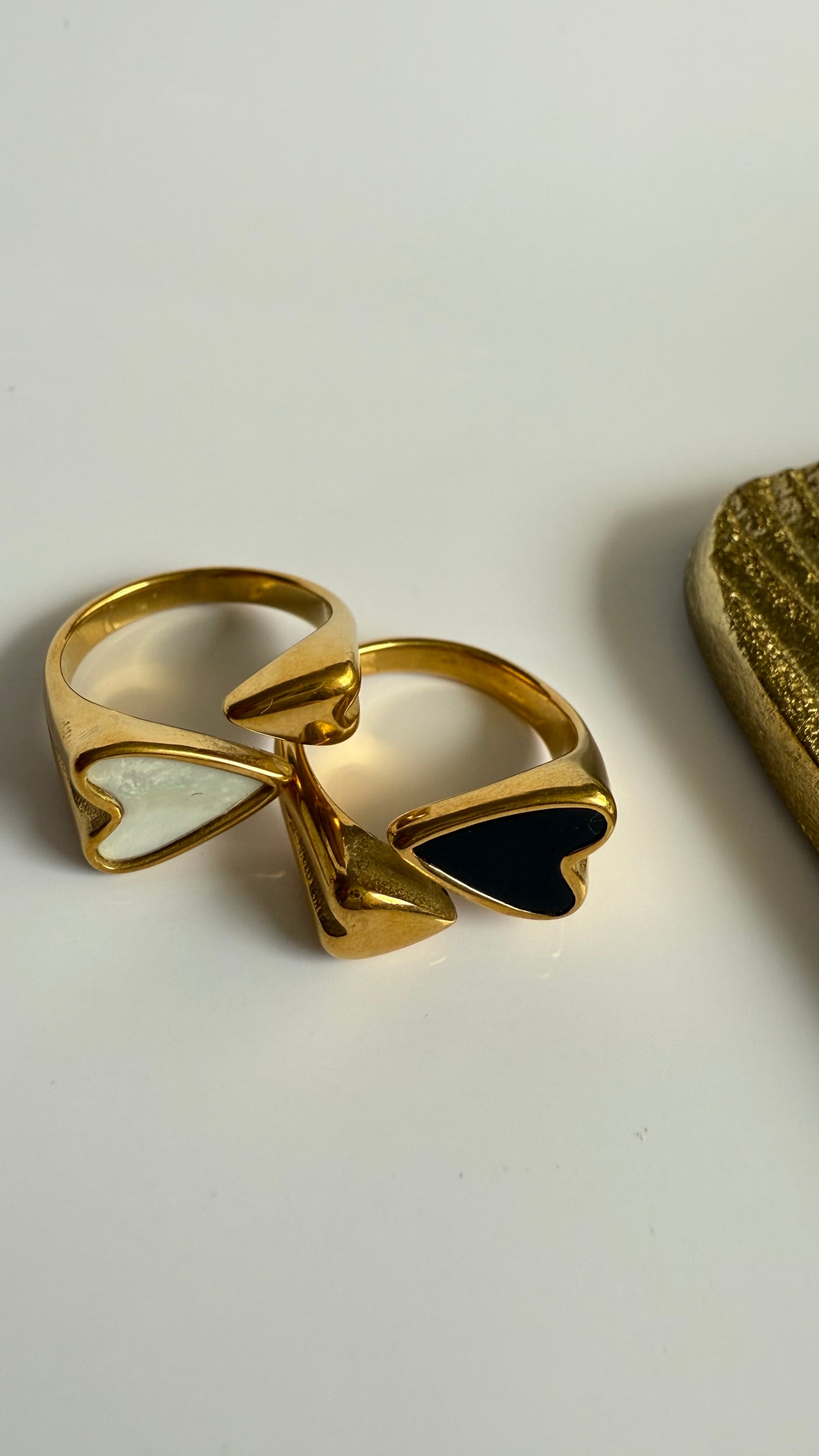 Black or White Heart- S231