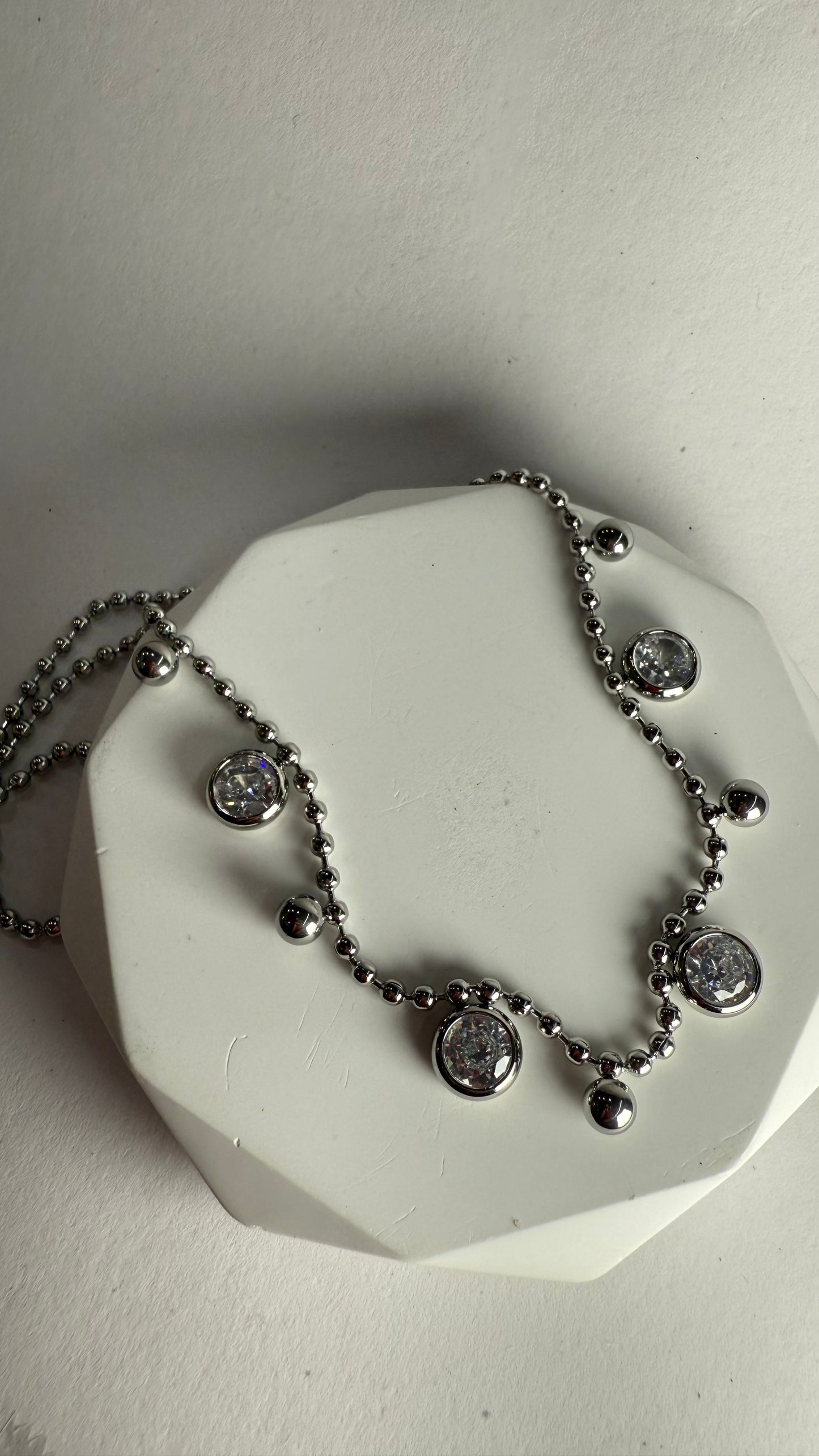 Pretty Chockers - S81