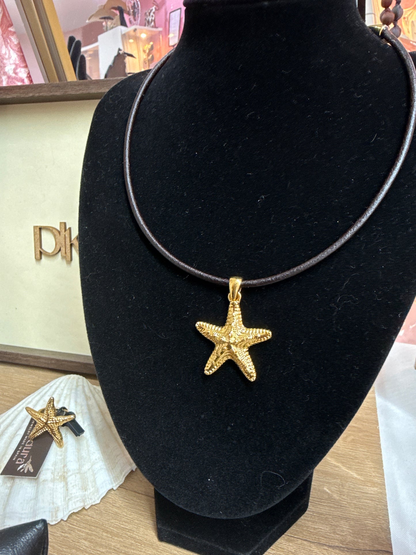 Big Starfish Chocker- P48