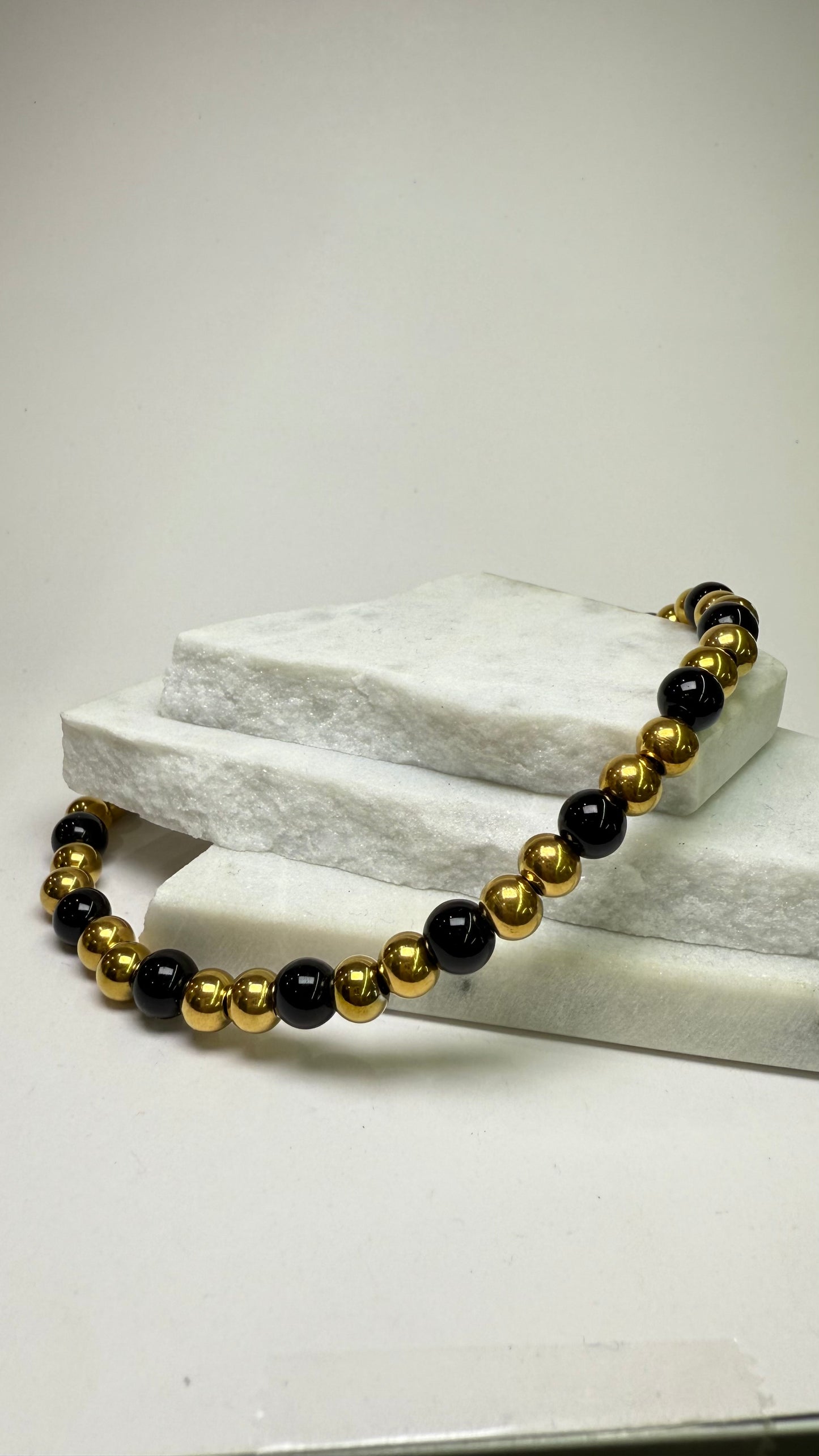 Chocker Black and Gold - S309