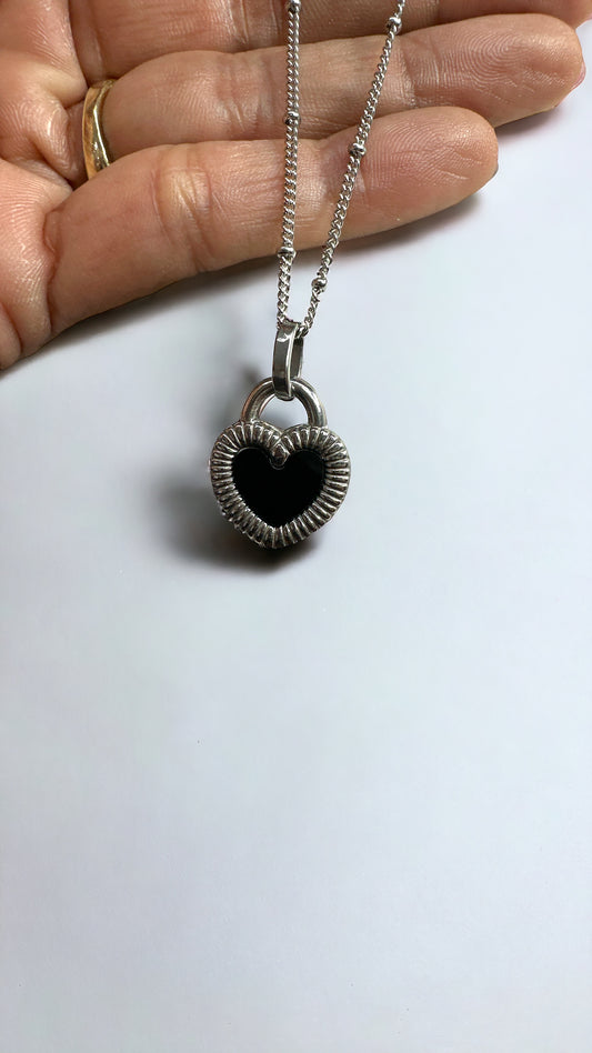 Reversibles Black and white heart-S7119