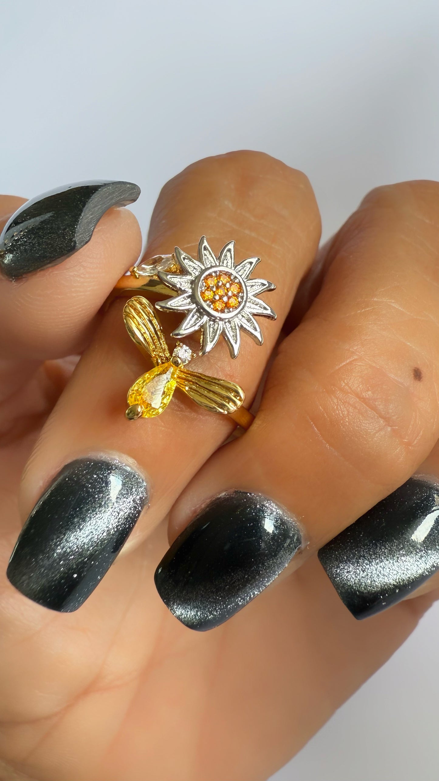 Sunflower and Bee spinning ring- S261