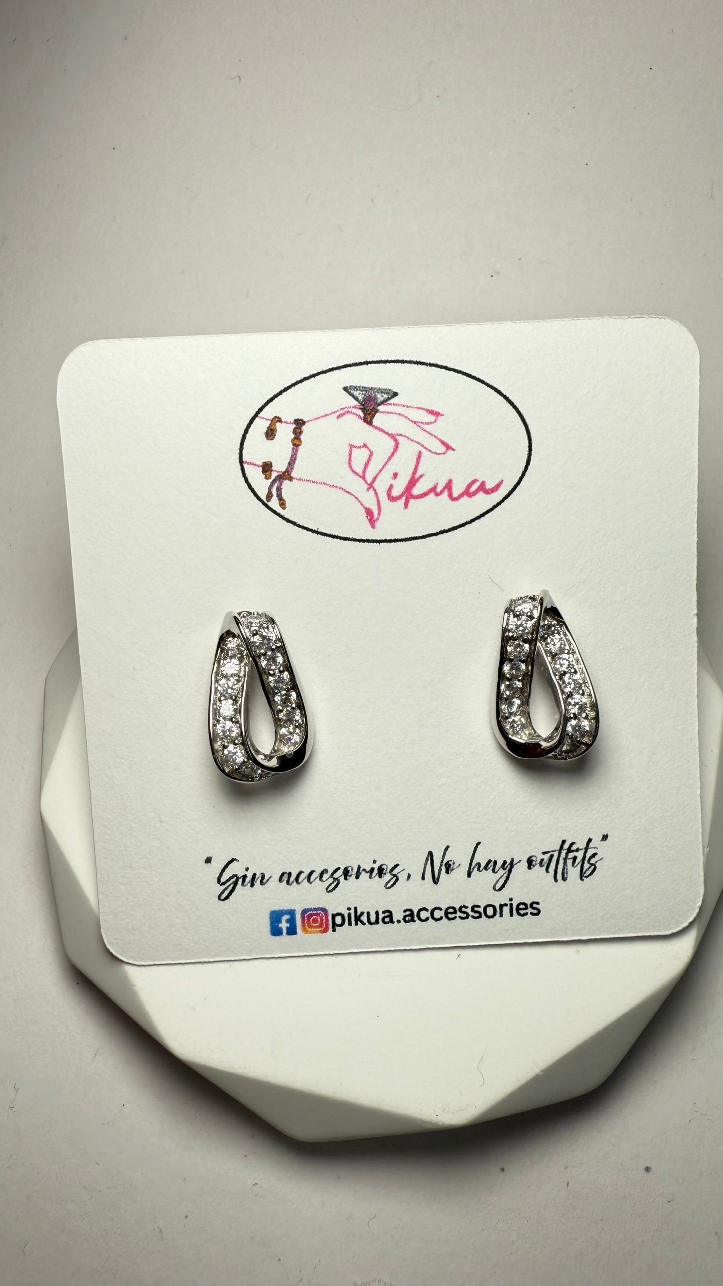 Glamour Stud Earrings- S61