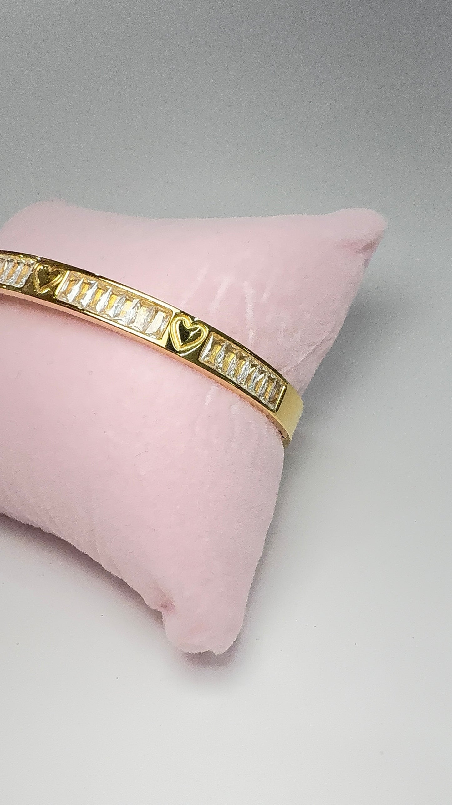 Crystals and hearts bangle- S68