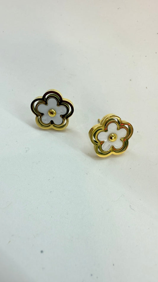 Nácar Stud Earrings- S39