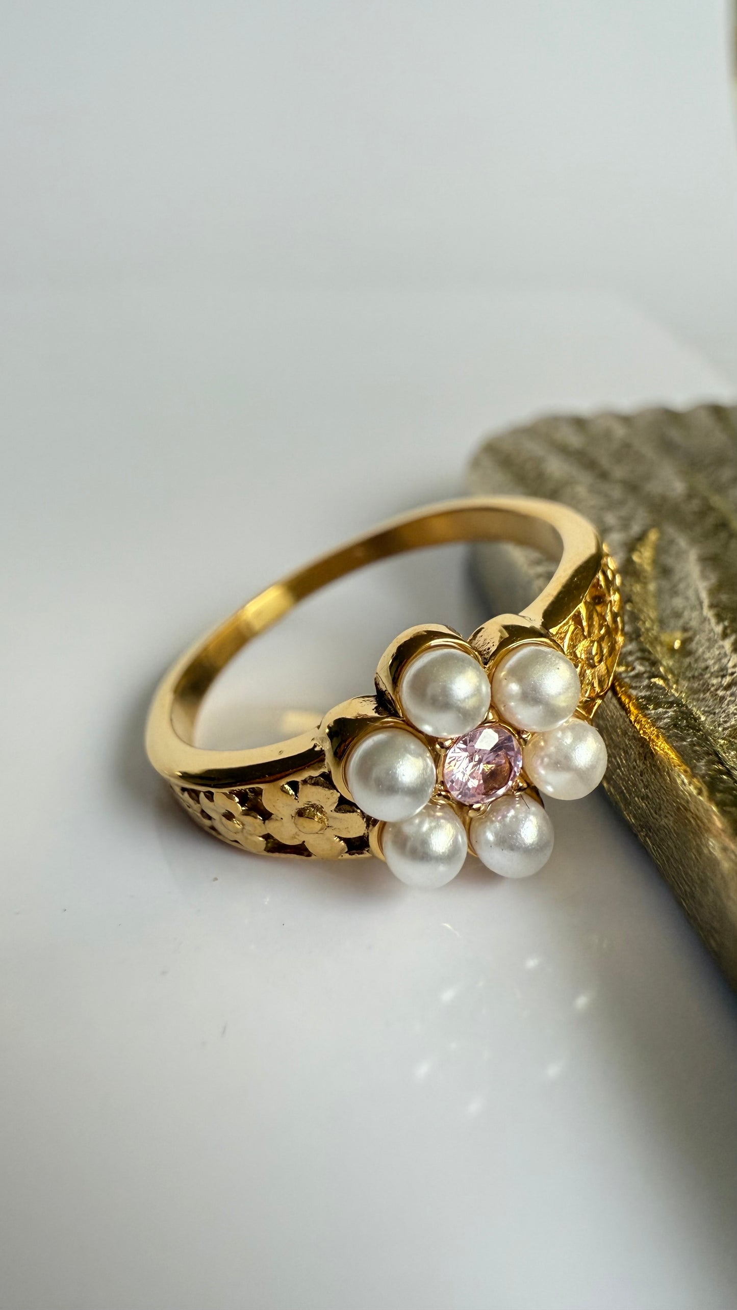 Flower Pearl Steel Ring