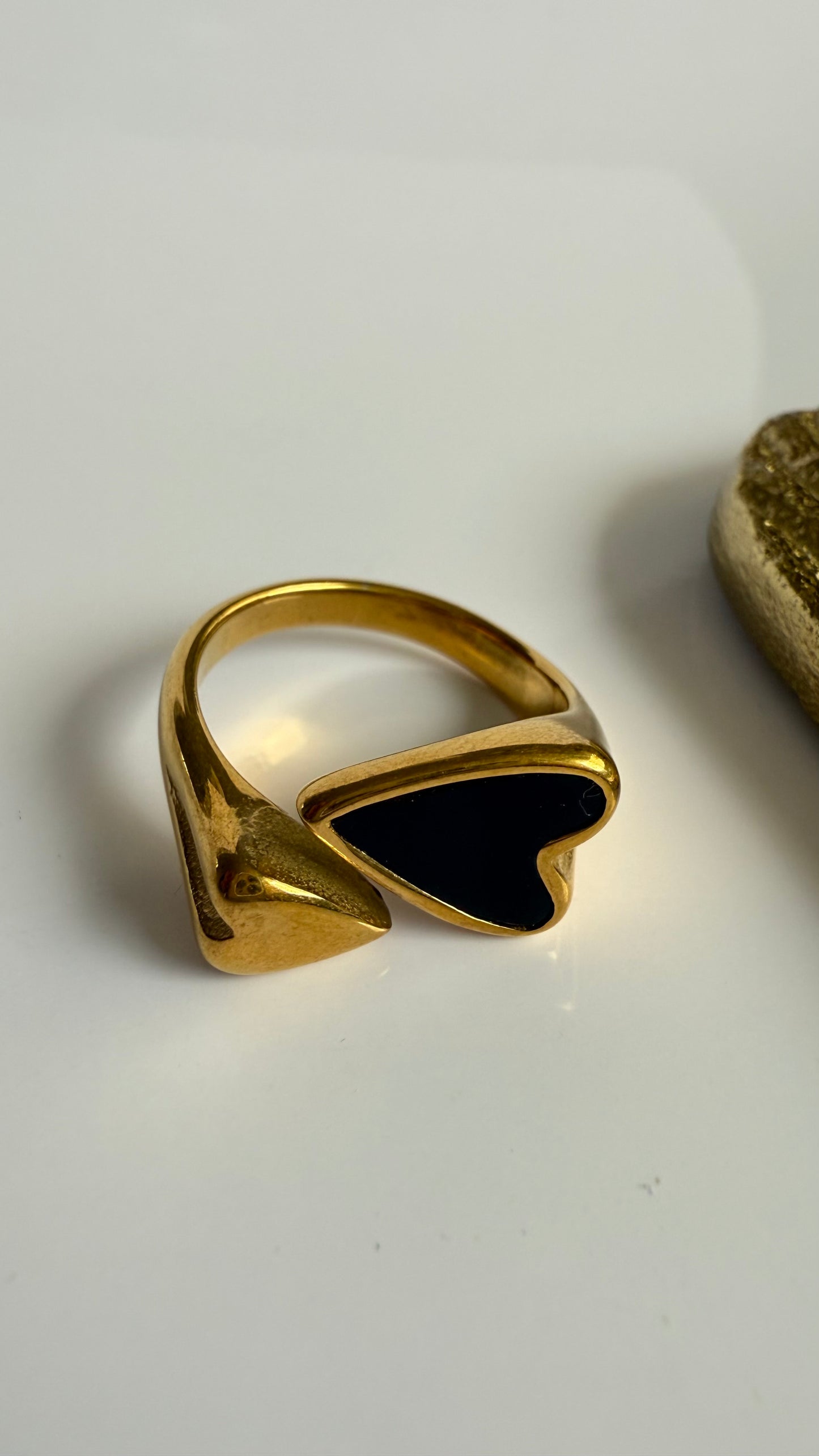 Black or White Heart- S231