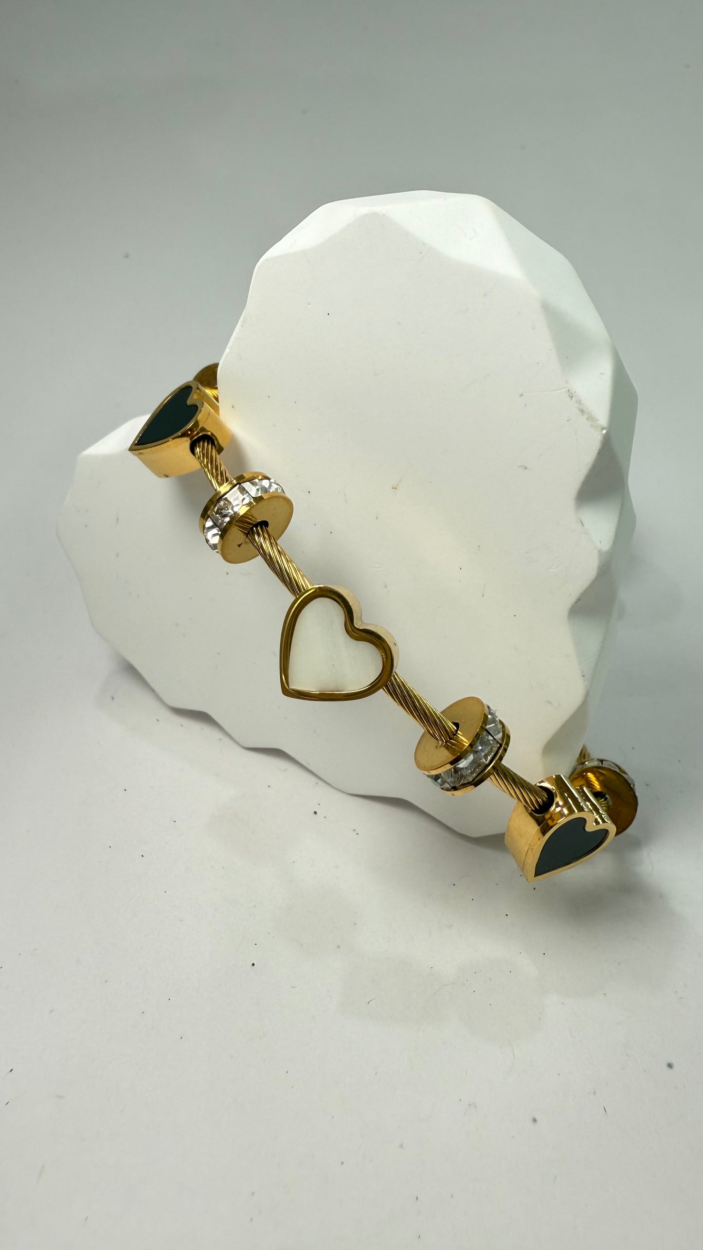 Black and white hearts- S32