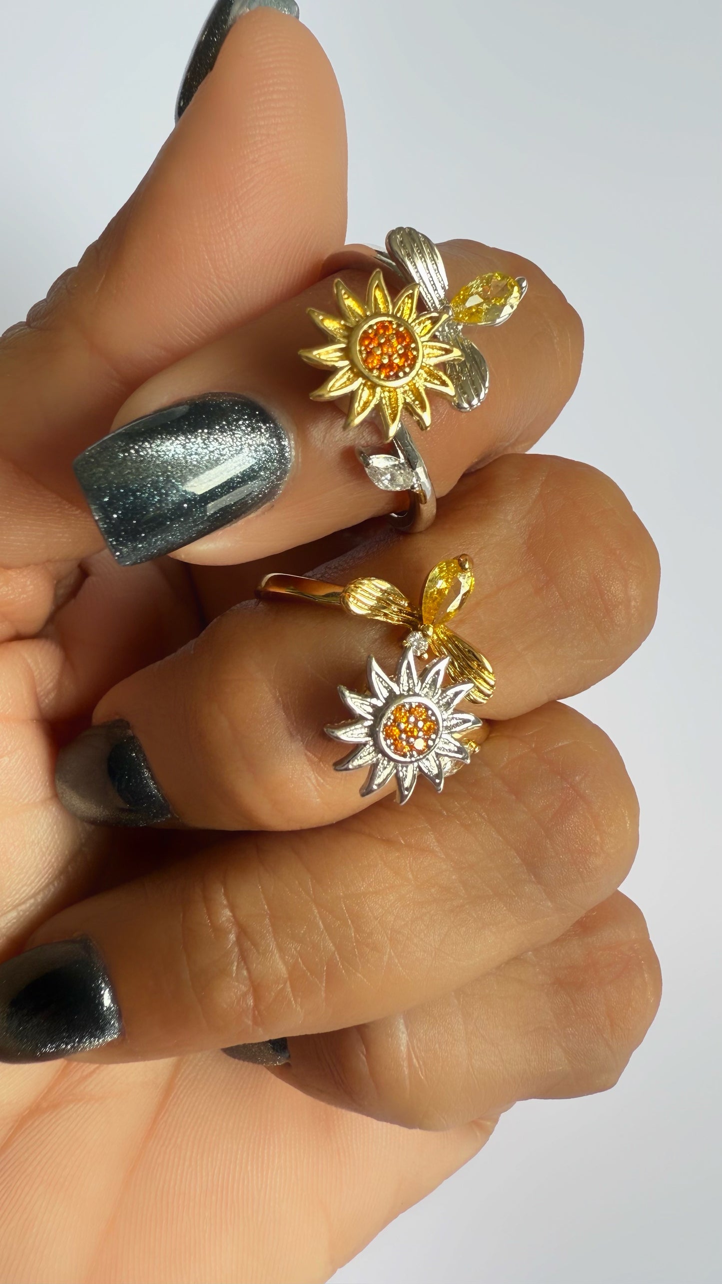 Sunflower and Bee spinning ring- S261