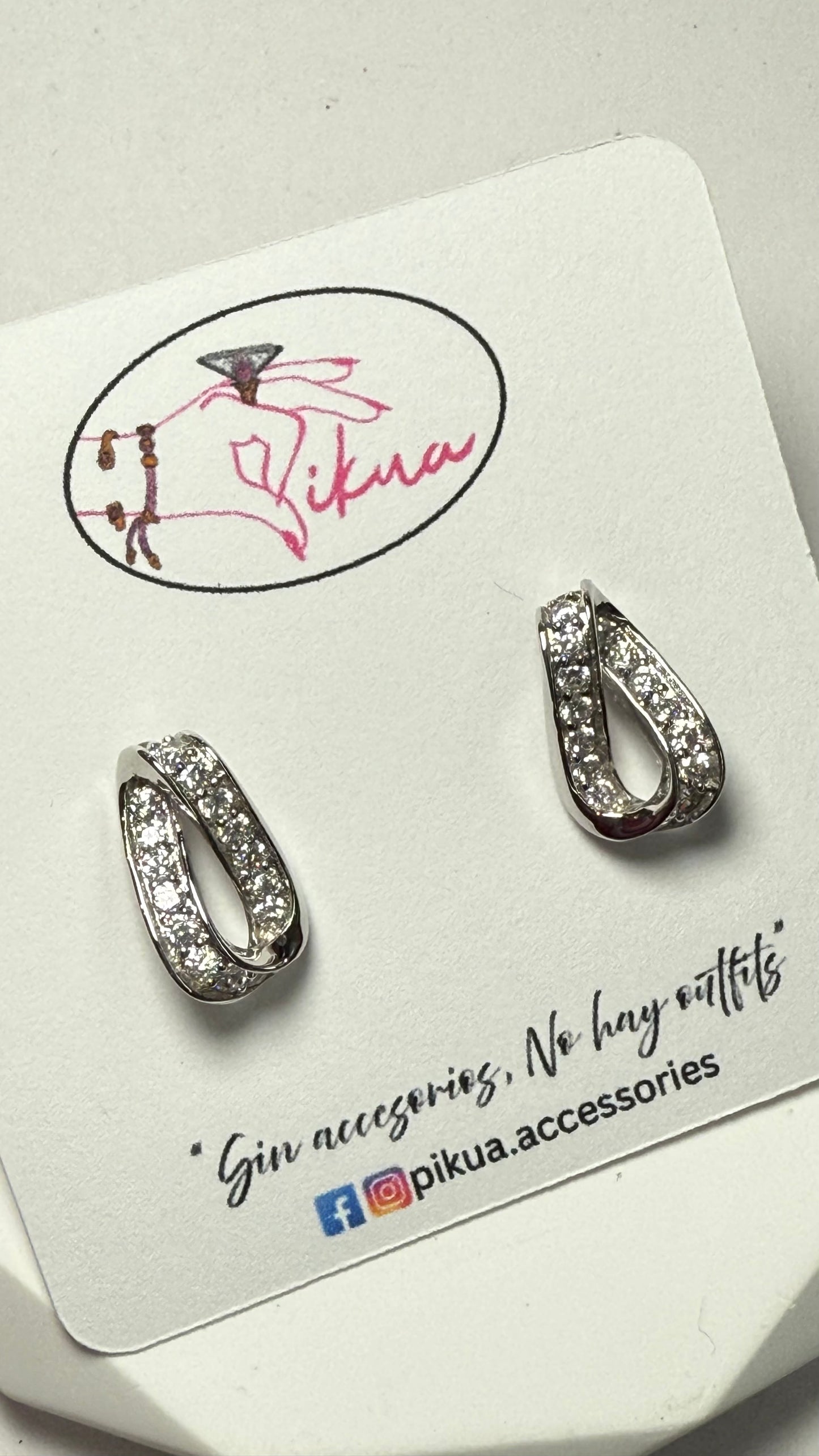 Glamour Stud Earrings- S61